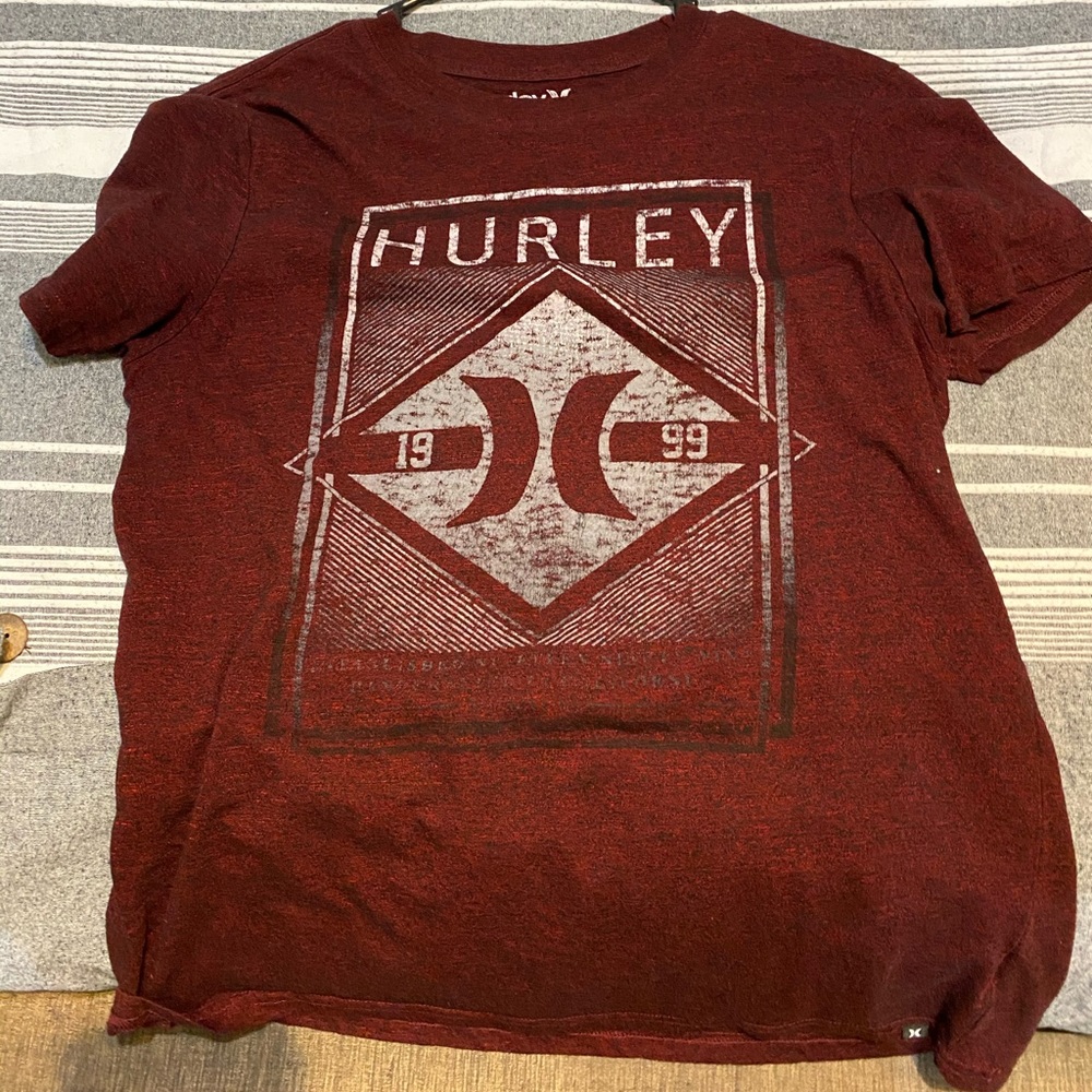 Hurley t-shirt